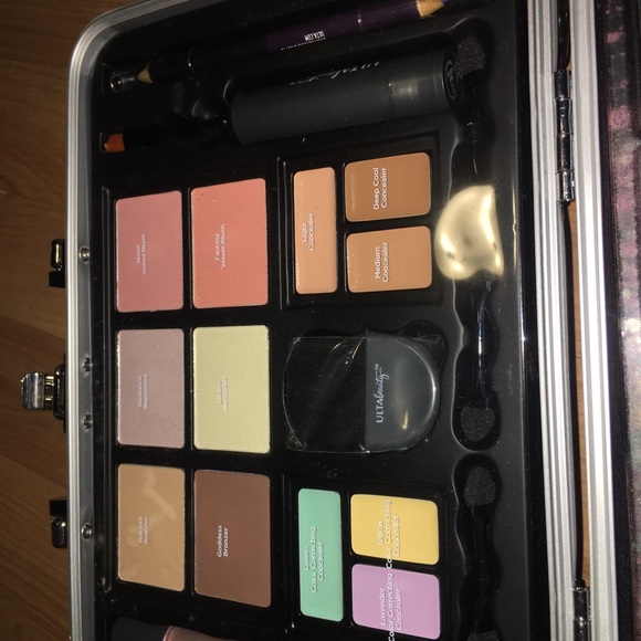Makeup Set - Picture 5 of 11